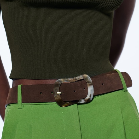 Leather belt with resin buckle - Picture 3 of 9